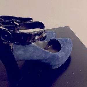 COPY - Me Too blue and black pump New